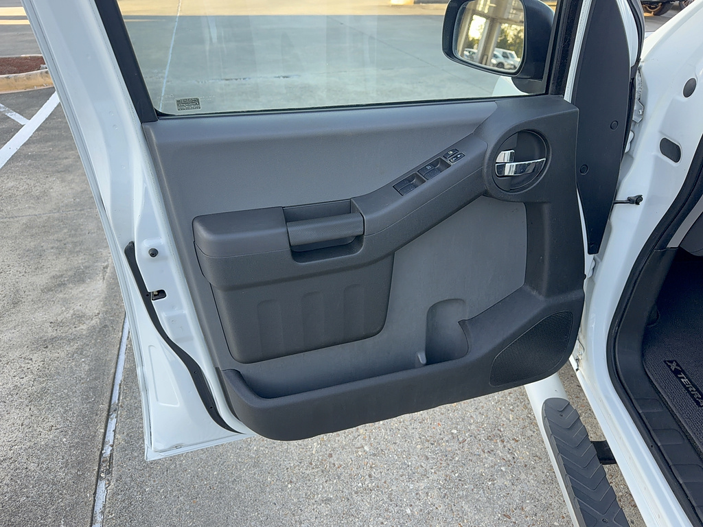 2015 Nissan Xterra photo 19 of 22