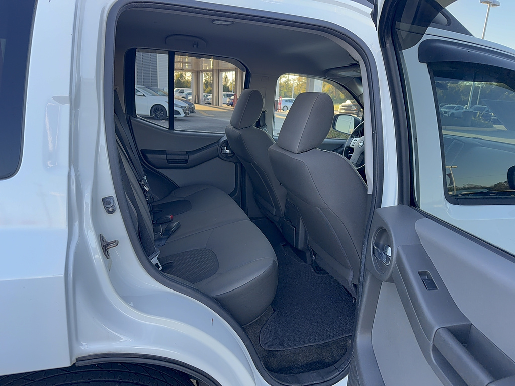 2015 Nissan Xterra photo 14 of 22