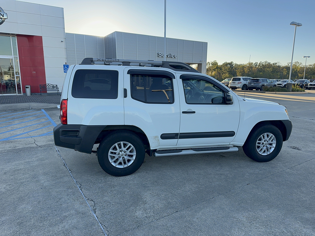 2015 Nissan Xterra photo 8 of 22