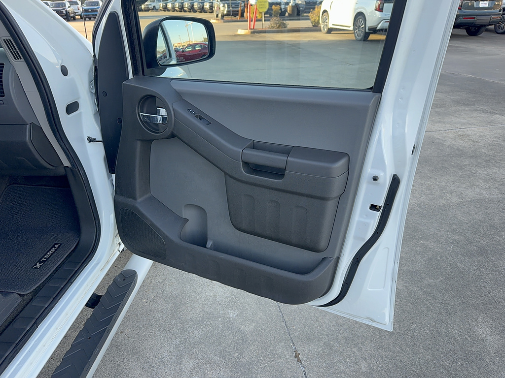 2015 Nissan Xterra photo 11 of 22