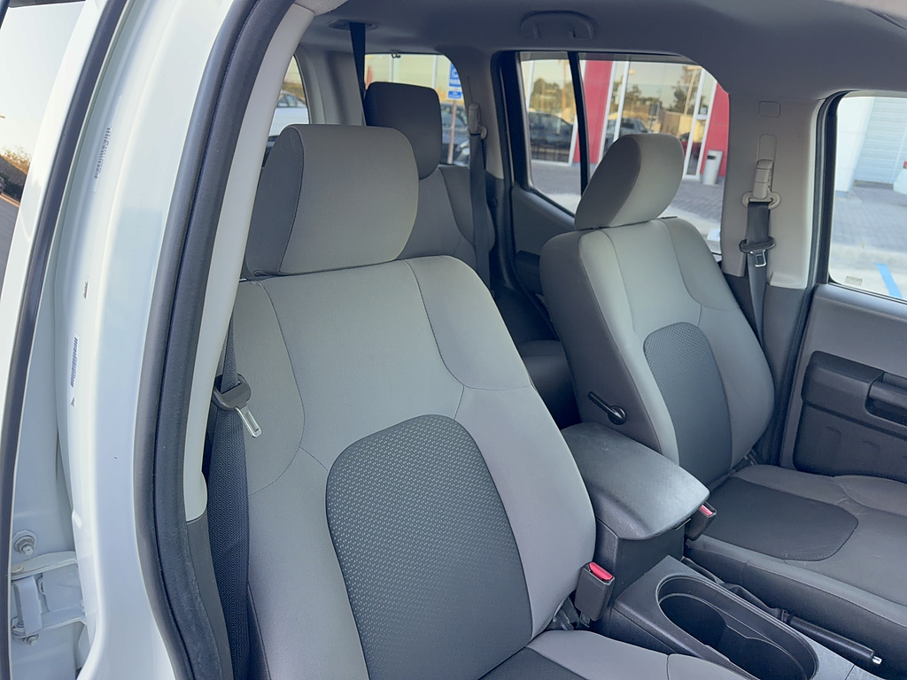 2015 Nissan Xterra photo 12 of 22