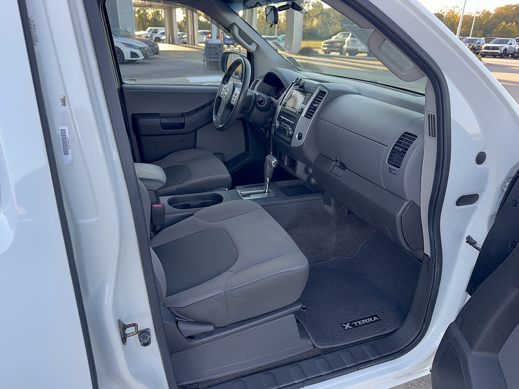 2015 Nissan Xterra photo 10 of 22