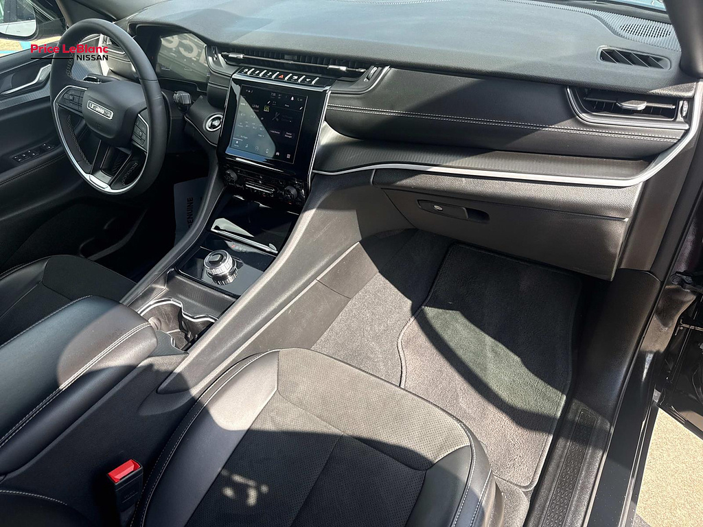 2025 Jeep Grand Cherokee Altitude - 11