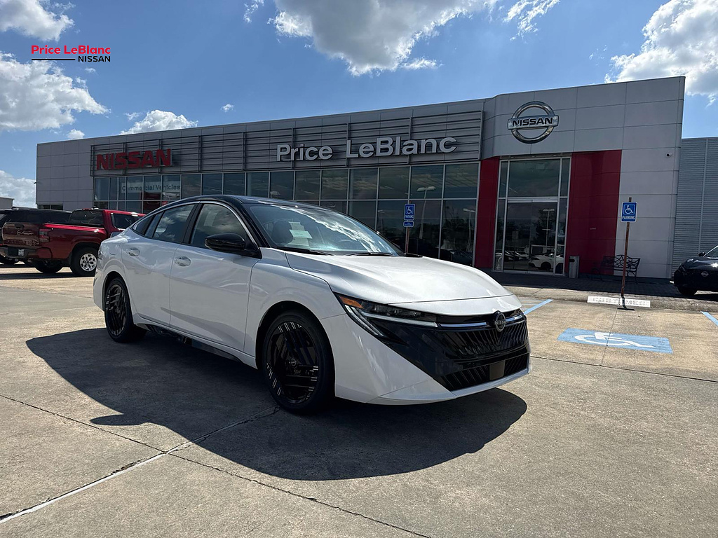 2027 Nissan Sentra SR Aspen White TriCoat/Super Black at Price LeBlanc Nissan