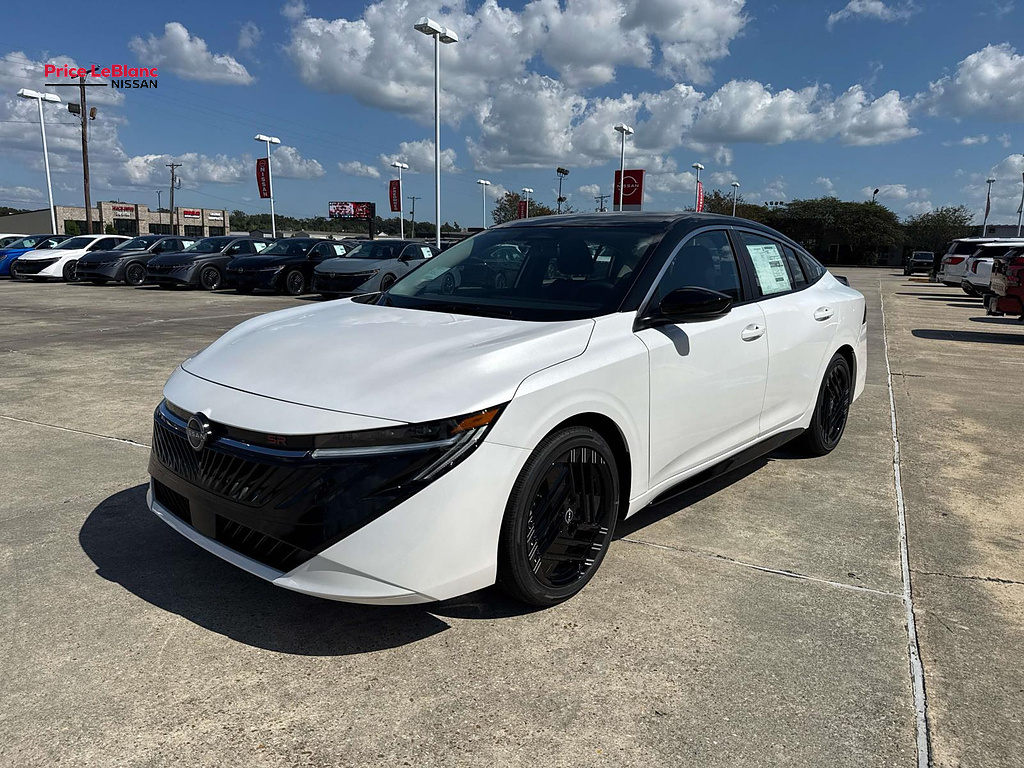 2027 Nissan Sentra SR Aspen White TriCoat/Super Black at Price LeBlanc Nissan