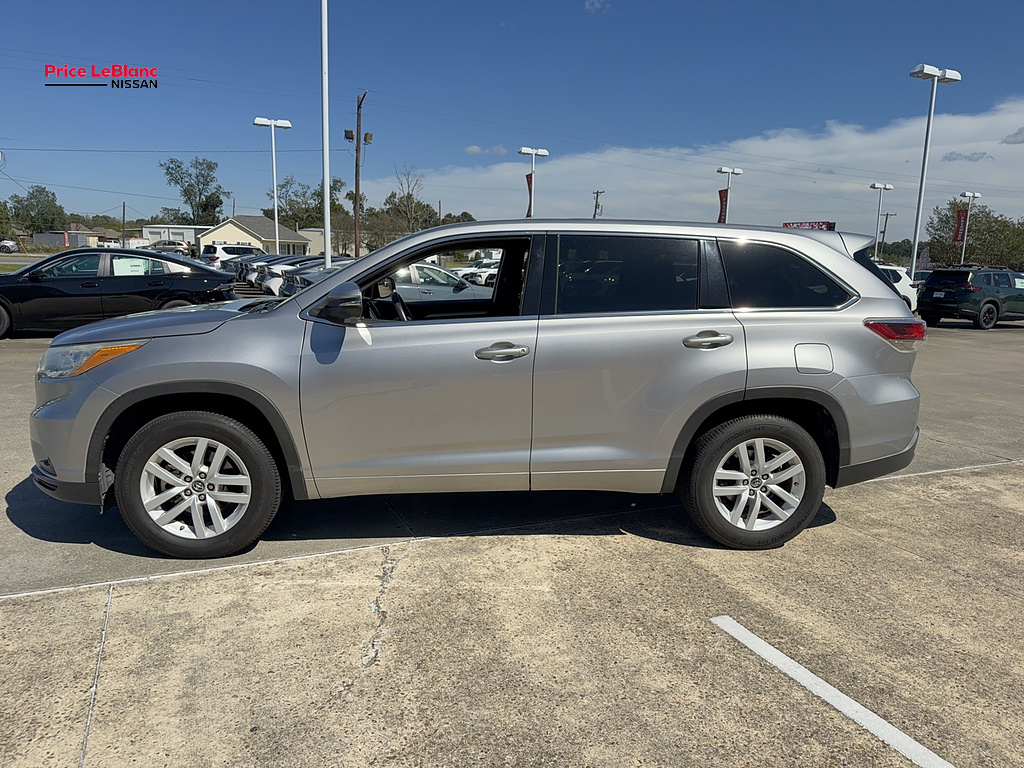 2016 Toyota Highlander photo 5 of 26