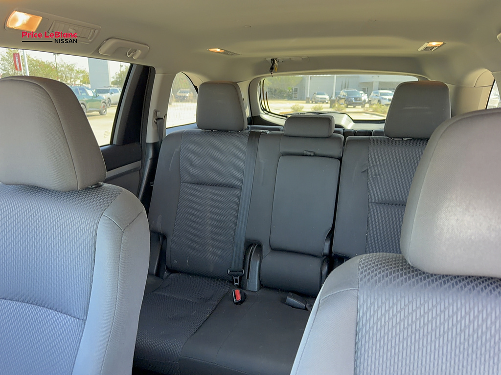 2016 Toyota Highlander photo 25 of 26