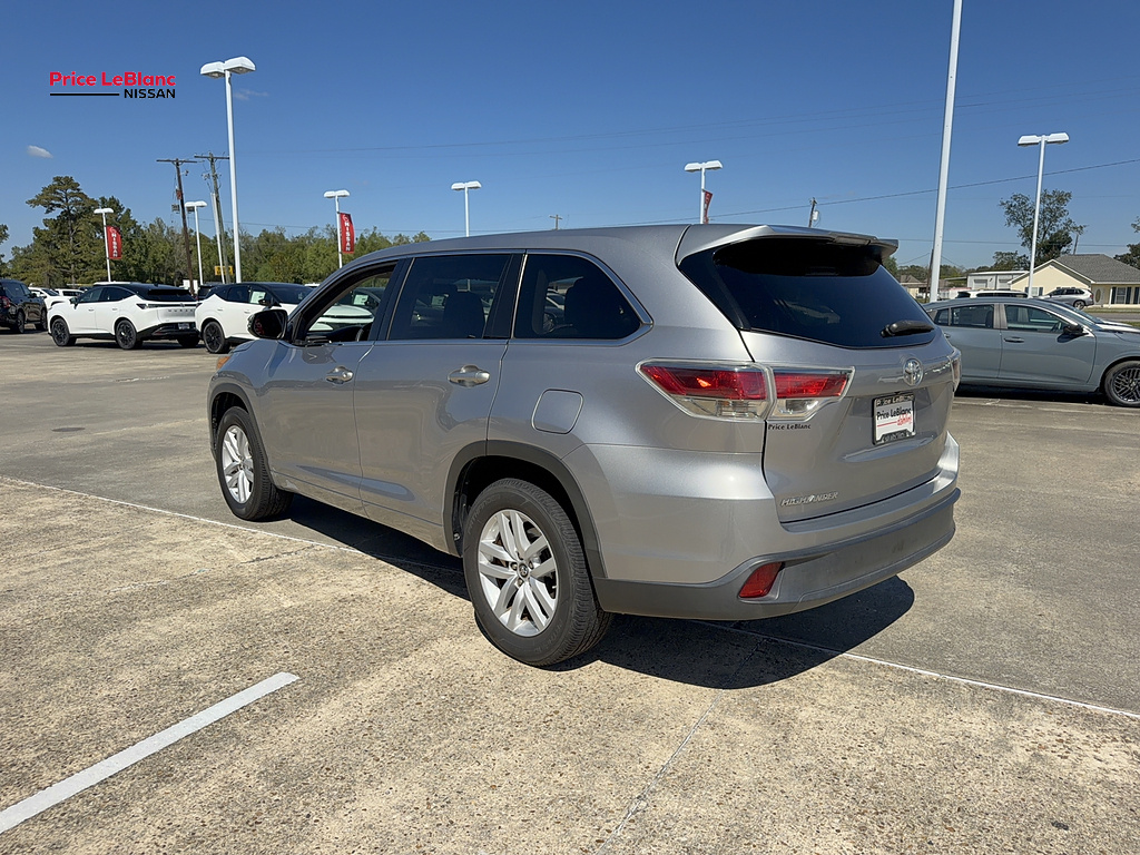2016 Toyota Highlander photo 6 of 26
