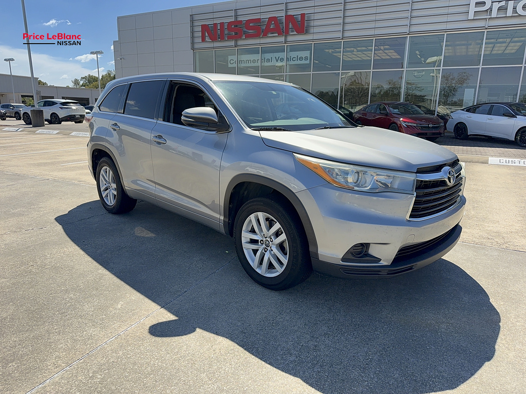 2016 Toyota Highlander photo 2 of 26