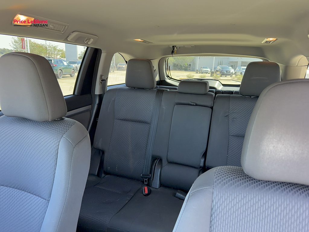 2016 Toyota Highlander photo 21 of 26