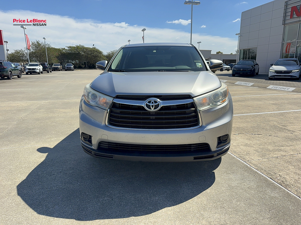 2016 Toyota Highlander photo 3 of 26