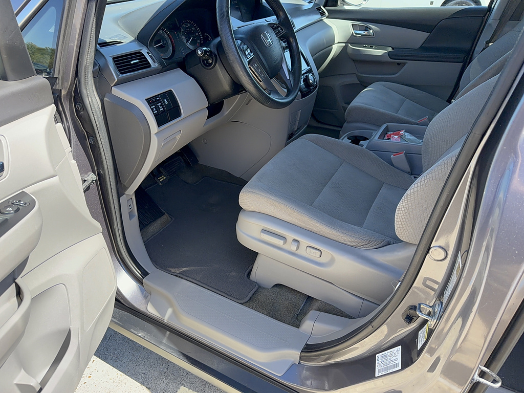 2015 Honda Odyssey photo 21 of 30