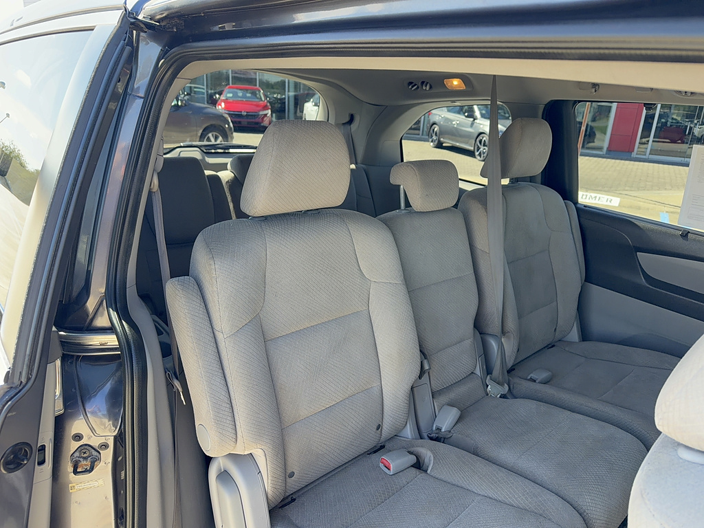 2015 Honda Odyssey photo 14 of 30