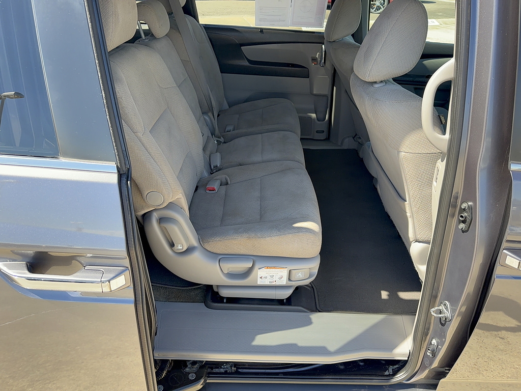 2015 Honda Odyssey photo 12 of 30
