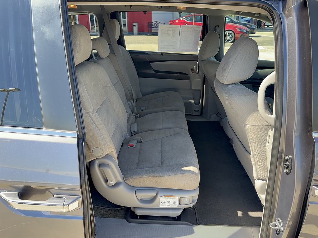 2015 Honda Odyssey photo 13 of 30