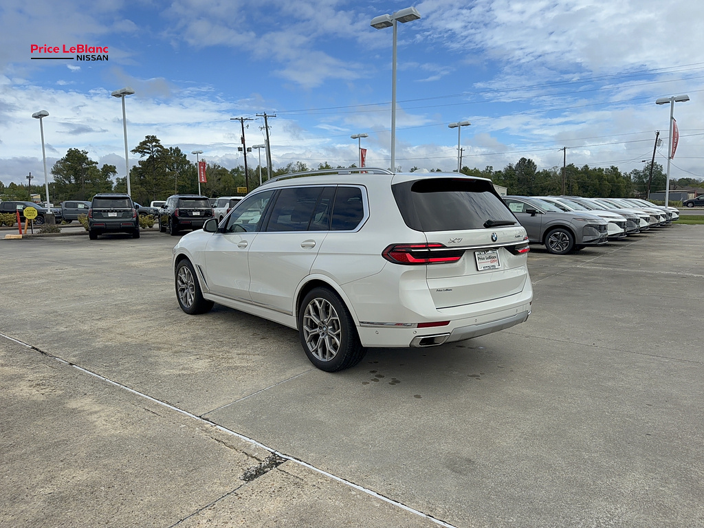 2024 BMW X7 xDrive40i photo 6 of 32