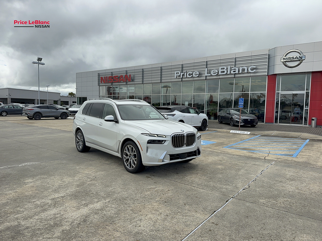 2024 BMW X7 xDrive40i photo 1 of 32