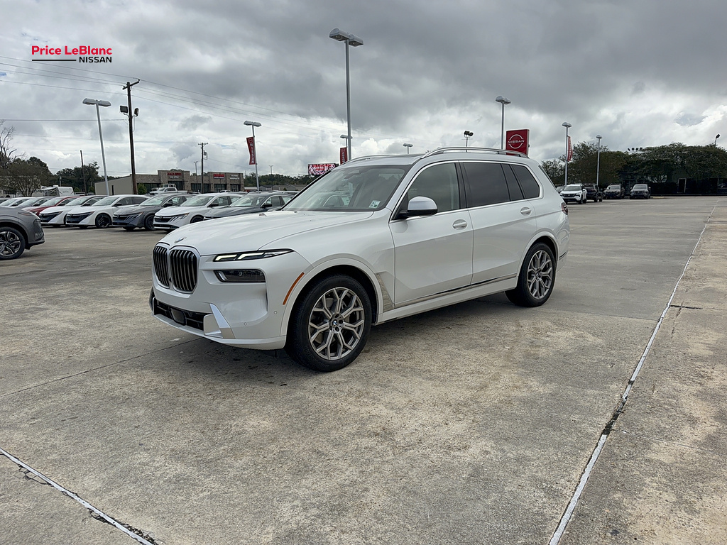 2024 BMW X7 xDrive40i photo 4 of 32
