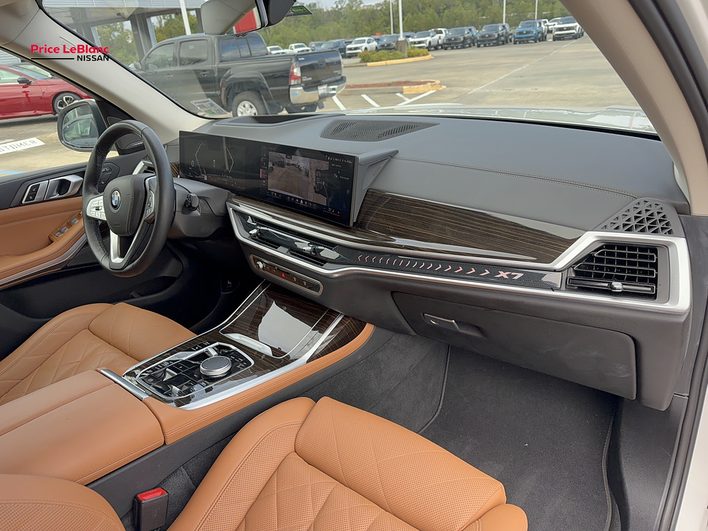 2024 BMW X7 xDrive40i photo 11 of 32
