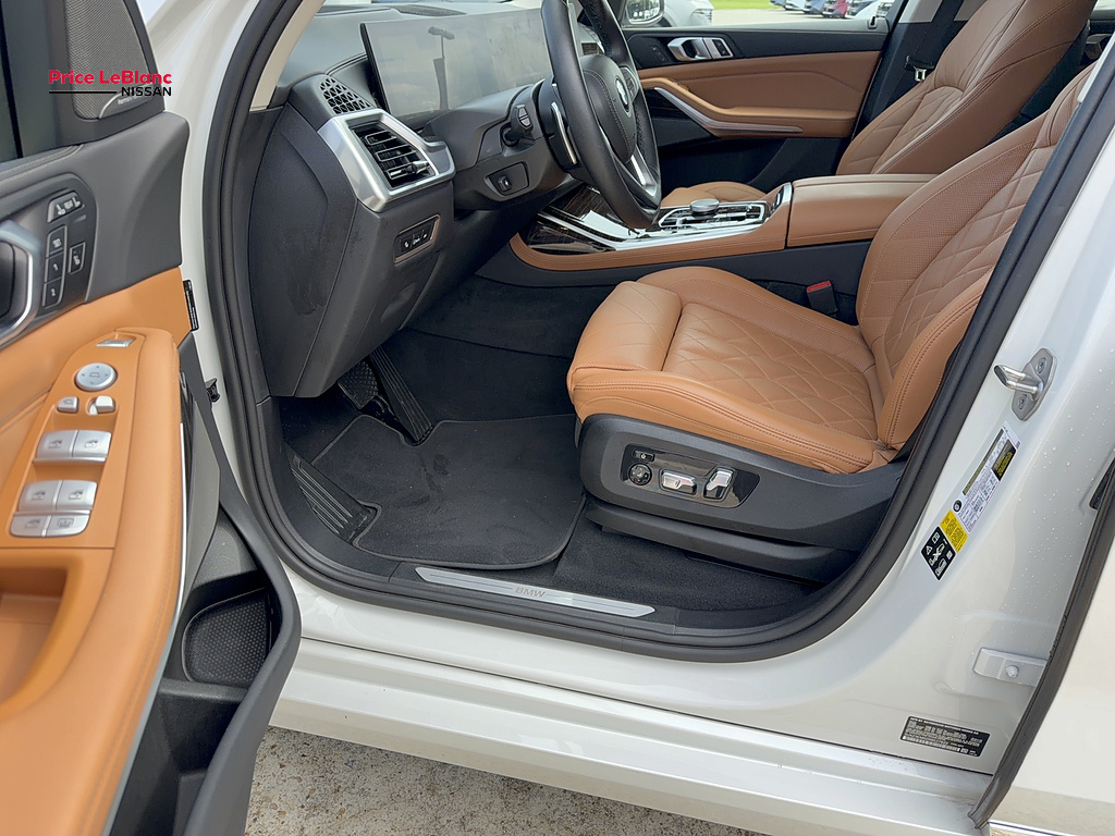2024 BMW X7 xDrive40i photo 21 of 32