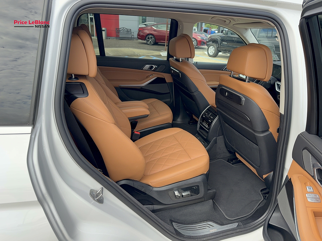 2024 BMW X7 xDrive40i photo 12 of 32