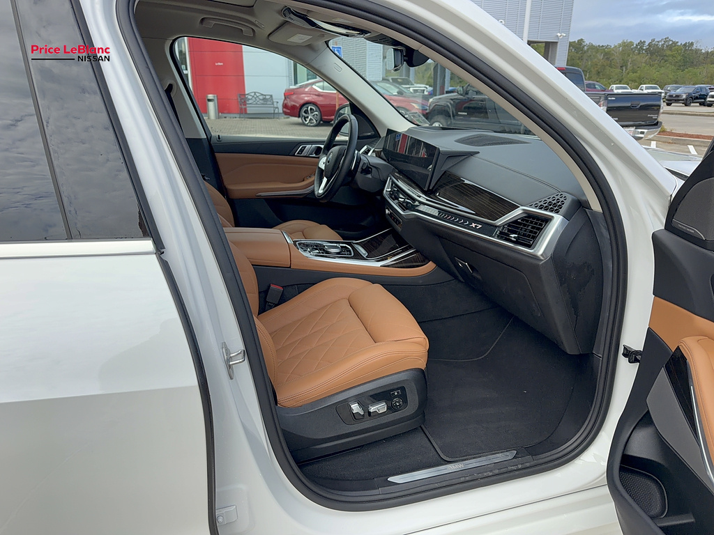 2024 BMW X7 xDrive40i photo 10 of 32