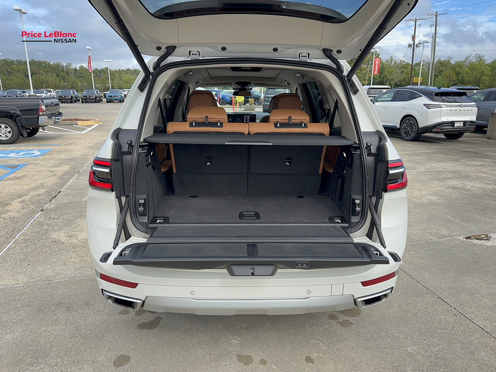 2024 BMW X7 xDrive40i photo 17 of 32