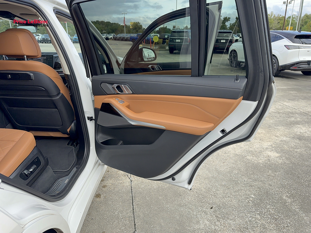 2024 BMW X7 xDrive40i photo 13 of 32