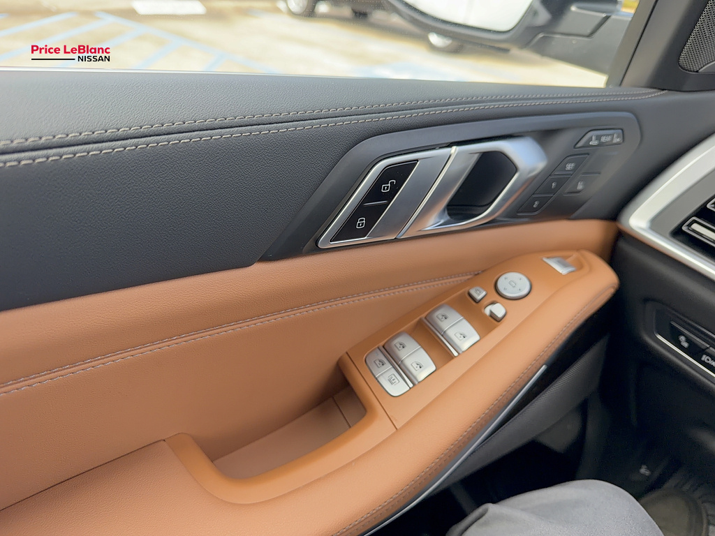 2024 BMW X7 xDrive40i photo 28 of 32