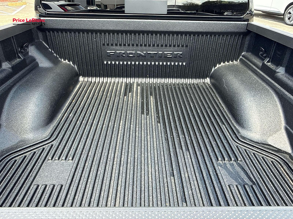 2026 NISSAN FRONTIER photo 8 of 28
