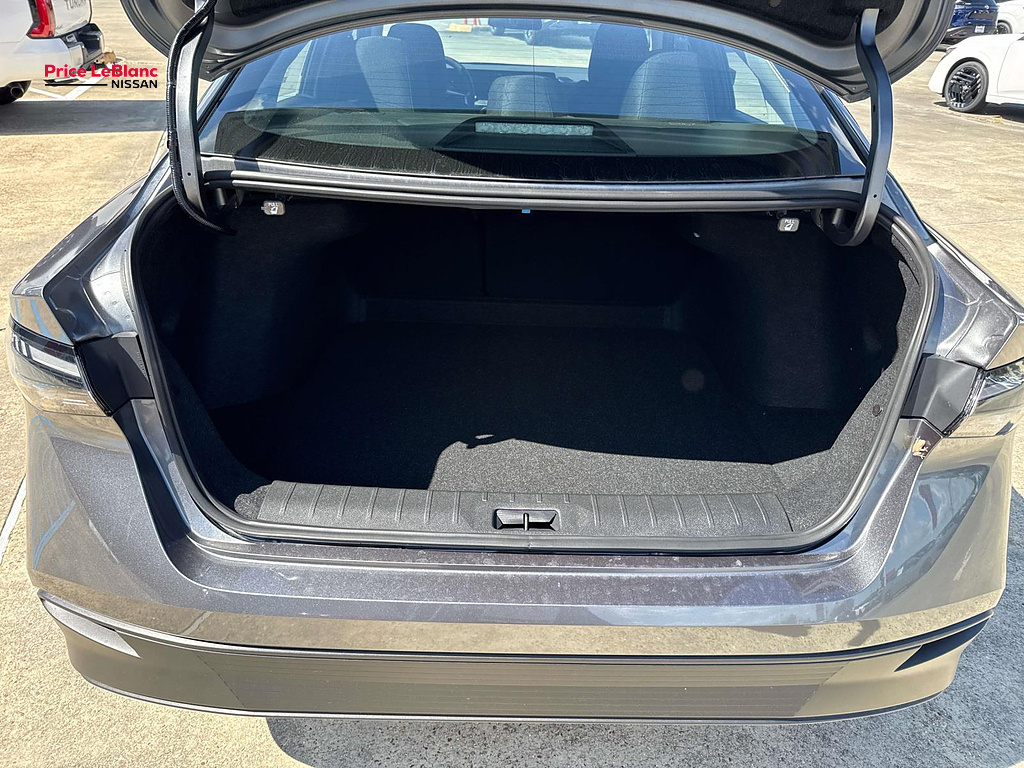 2027 Nissan Sentra SV Gun Metallic at Robbins Nissan
