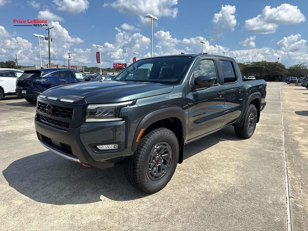 2027 Nissan Frontier photo 3 of 18
