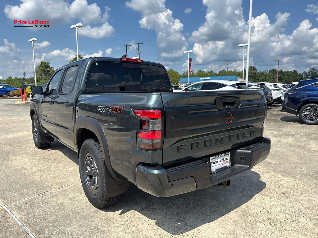 2027 Nissan Frontier photo 5 of 18