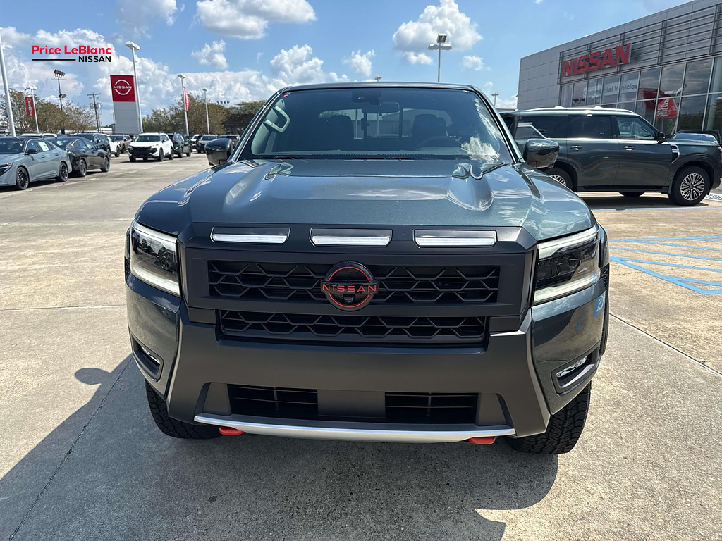 2027 Nissan Frontier photo 2 of 18