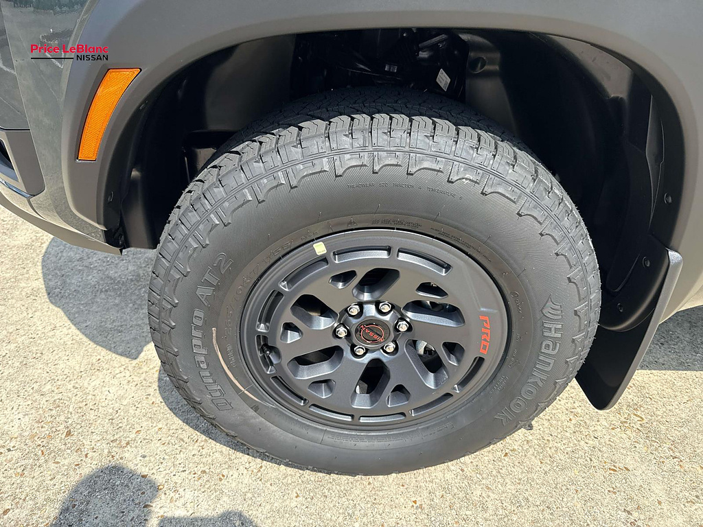 2027 Nissan Frontier photo 4 of 18