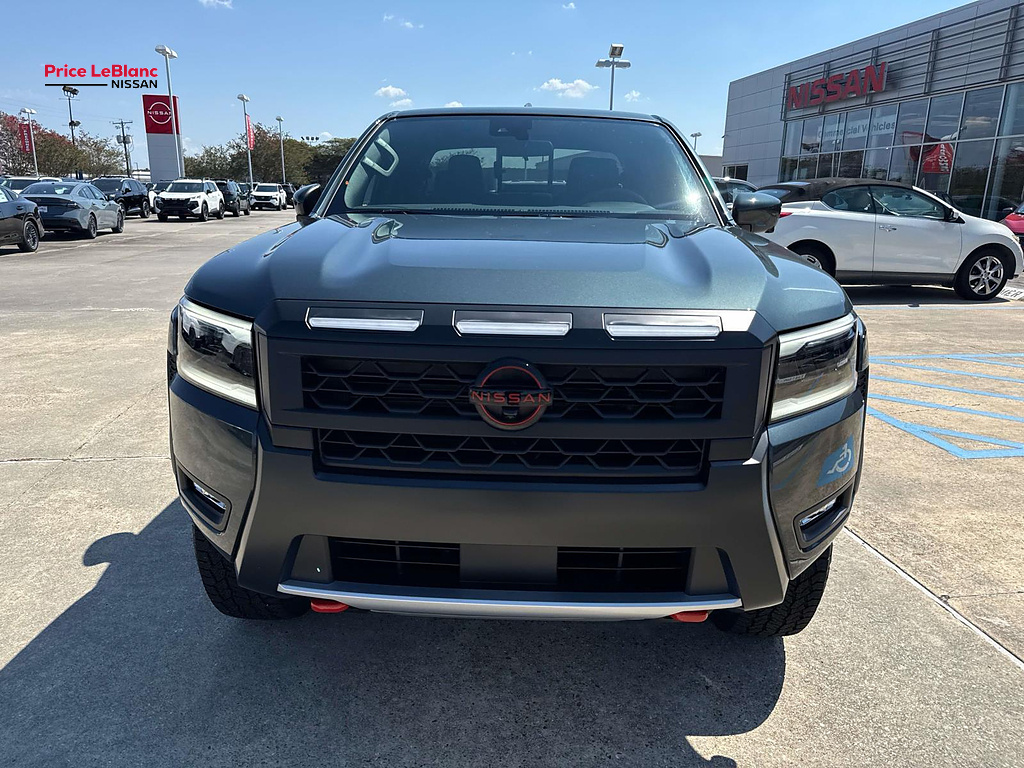 2027 Nissan Frontier photo 2 of 19