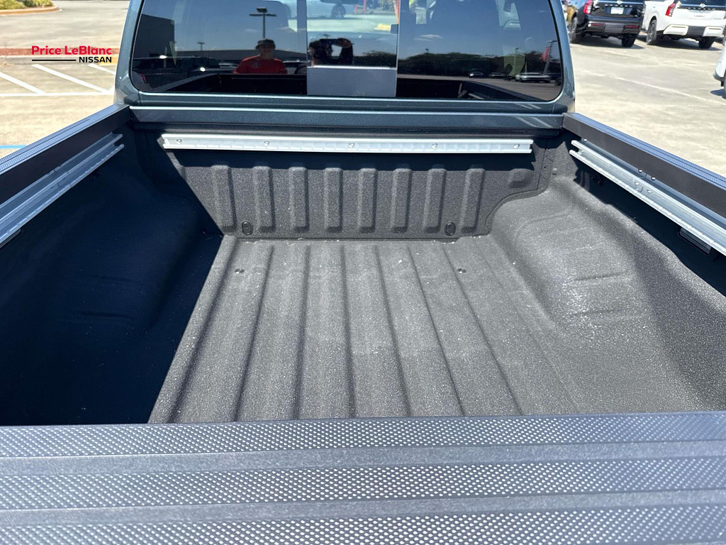 2027 Nissan Frontier photo 7 of 19