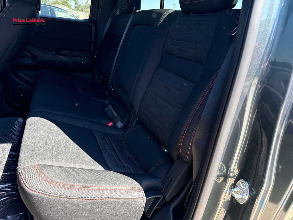 2027 Nissan Frontier photo 8 of 19