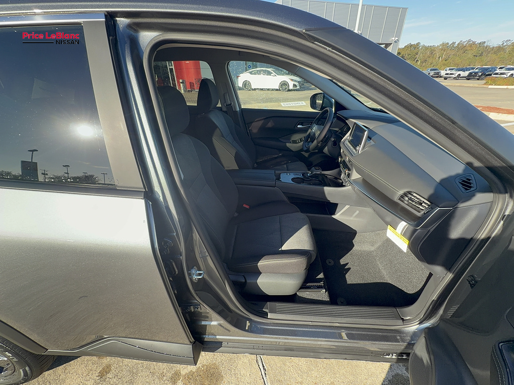 2026 Nissan Rogue photo 9 of 21