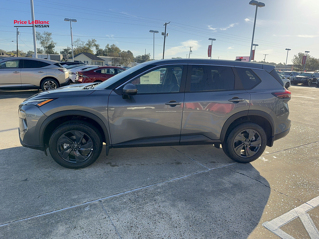 2026 Nissan Rogue photo 4 of 21