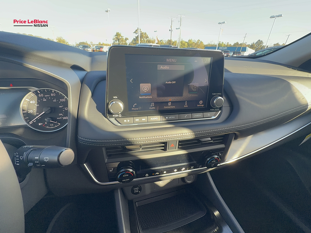 2026 Nissan Rogue photo 18 of 21