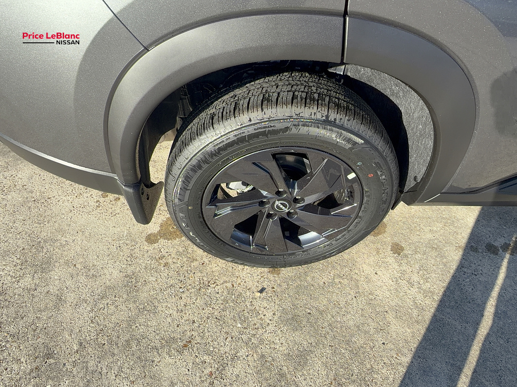2026 Nissan Rogue photo 8 of 21