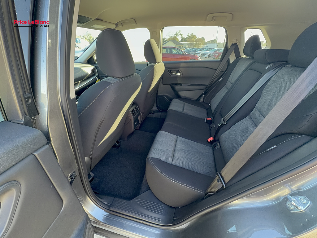 2026 Nissan Rogue photo 14 of 21