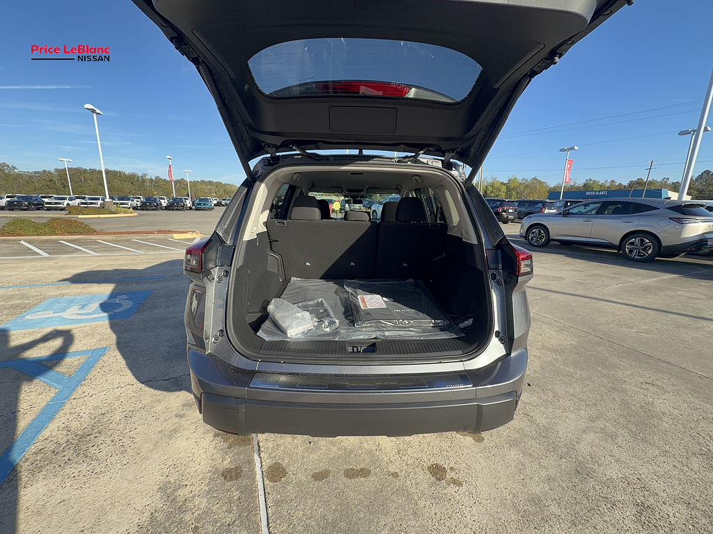 2026 Nissan Rogue photo 12 of 21