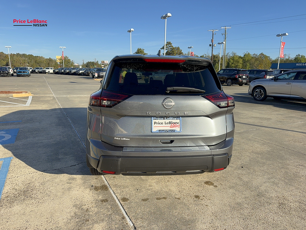 2026 Nissan Rogue photo 6 of 21