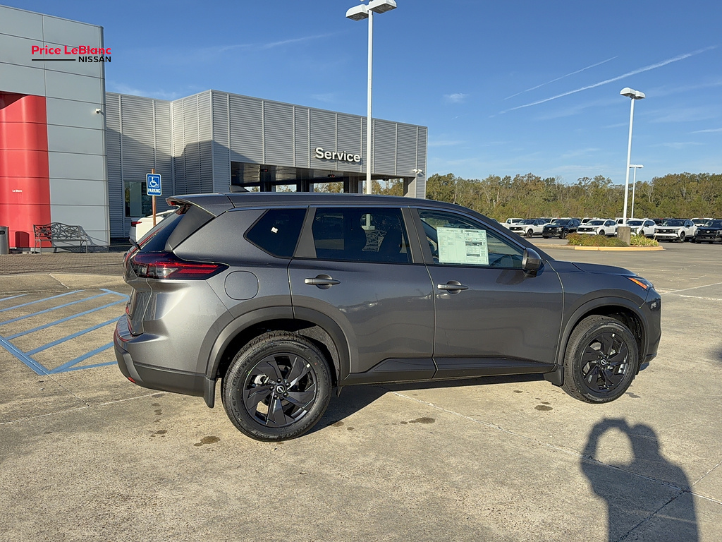 2026 Nissan Rogue photo 7 of 21