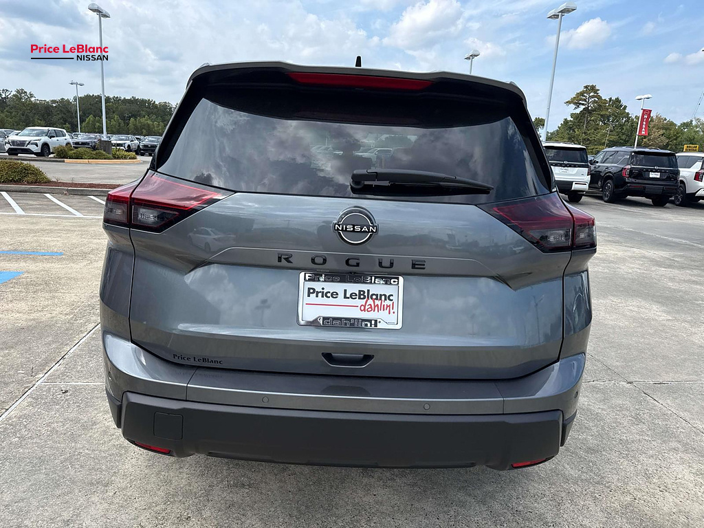 2026 Nissan Rogue photo 6 of 19