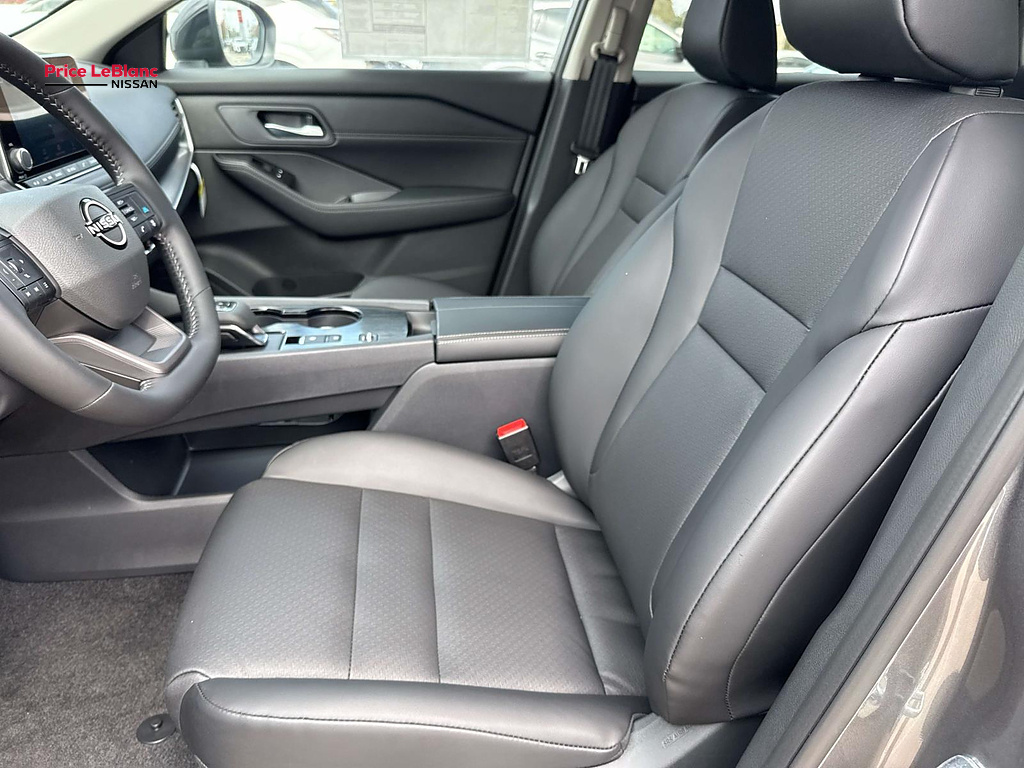 2026 Nissan Rogue photo 8 of 19