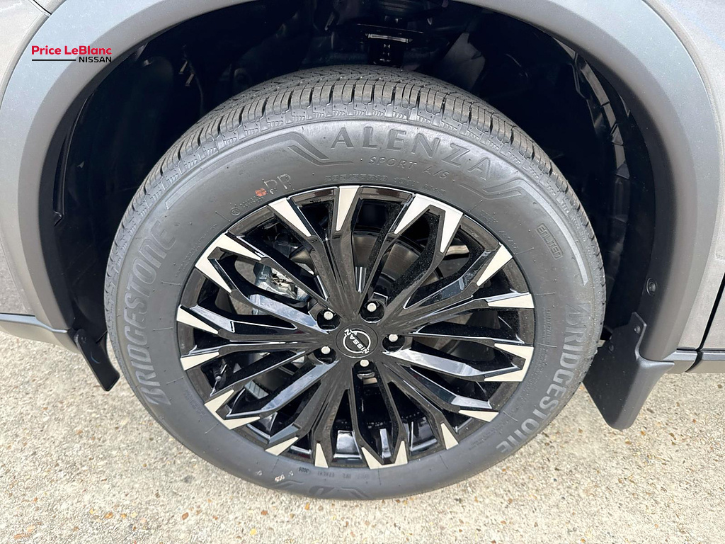 2026 Nissan Rogue photo 4 of 19