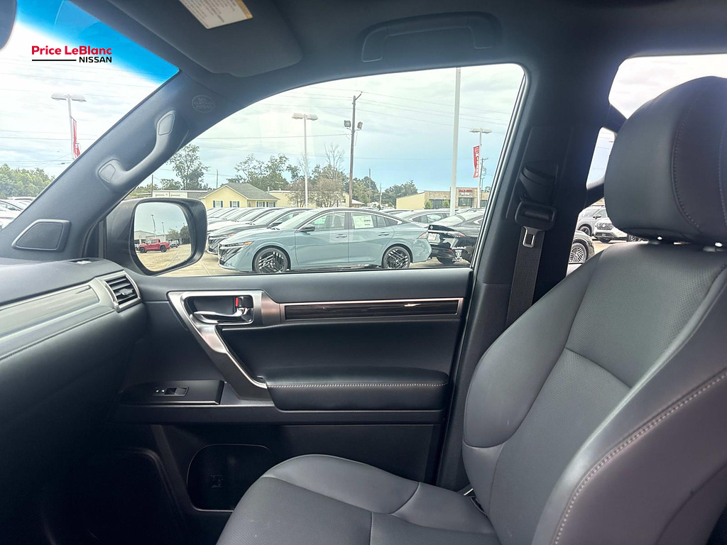 2022 Lexus GX Base Starfire Pearl at Team Toyota